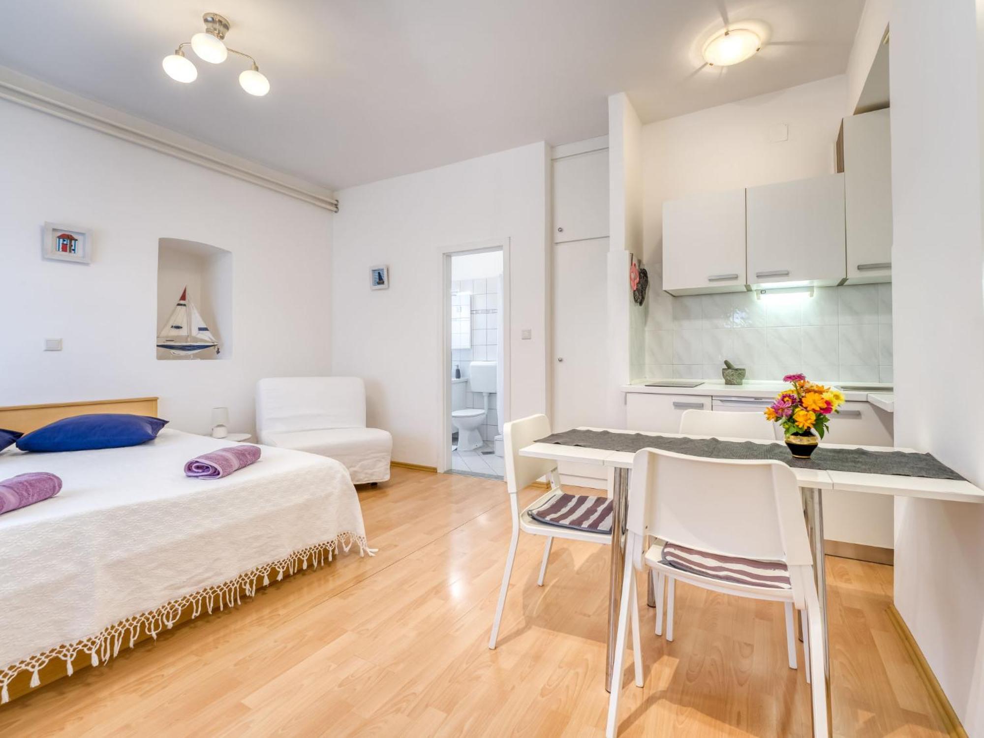 Apartment Emil By Interhome 로브란 외부 사진